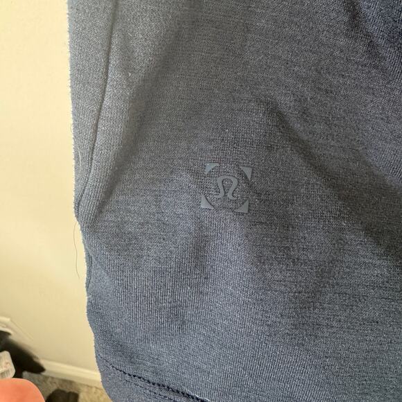 Lululemon Men's Navy Blue Polo Shirt Size Large - Picture 4 of 4